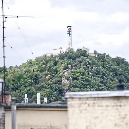 Kazinczy & Balcony By Firsthost Apartment Budapest