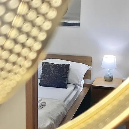 Kazinczy & Balcony By Firsthost *